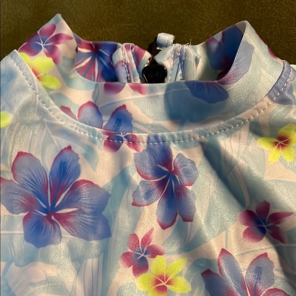 Hurley Floral Long Sleeve Rashguard One Piece Swimsuit - Picture 4 of 9